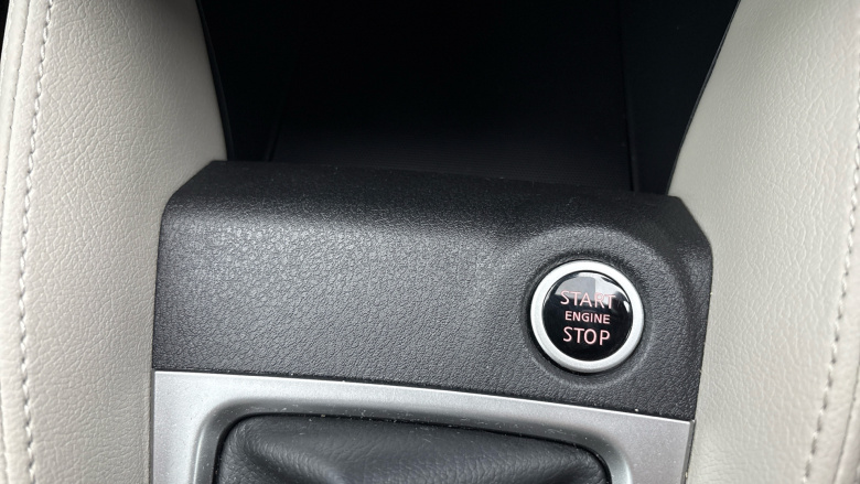 Nissan Micra 1.0 IG-T 92 Tekna 5dr Petrol Hatchback